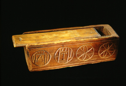 A 18: Object/ box ('Tesselschachtel'), 17th century