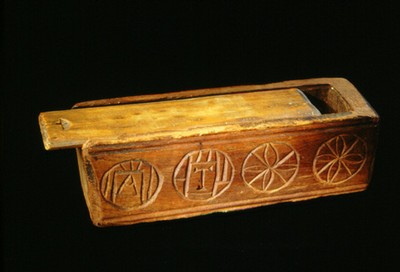 A 18: Object/ box ('Tesselschachtel'), 17th century