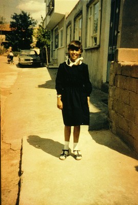 B 9: Photo/ postcard size/ portrait/colour/school uniform