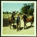 F 7: photo/ 8 x 8 cm/ portrait/ colour/ father with horses